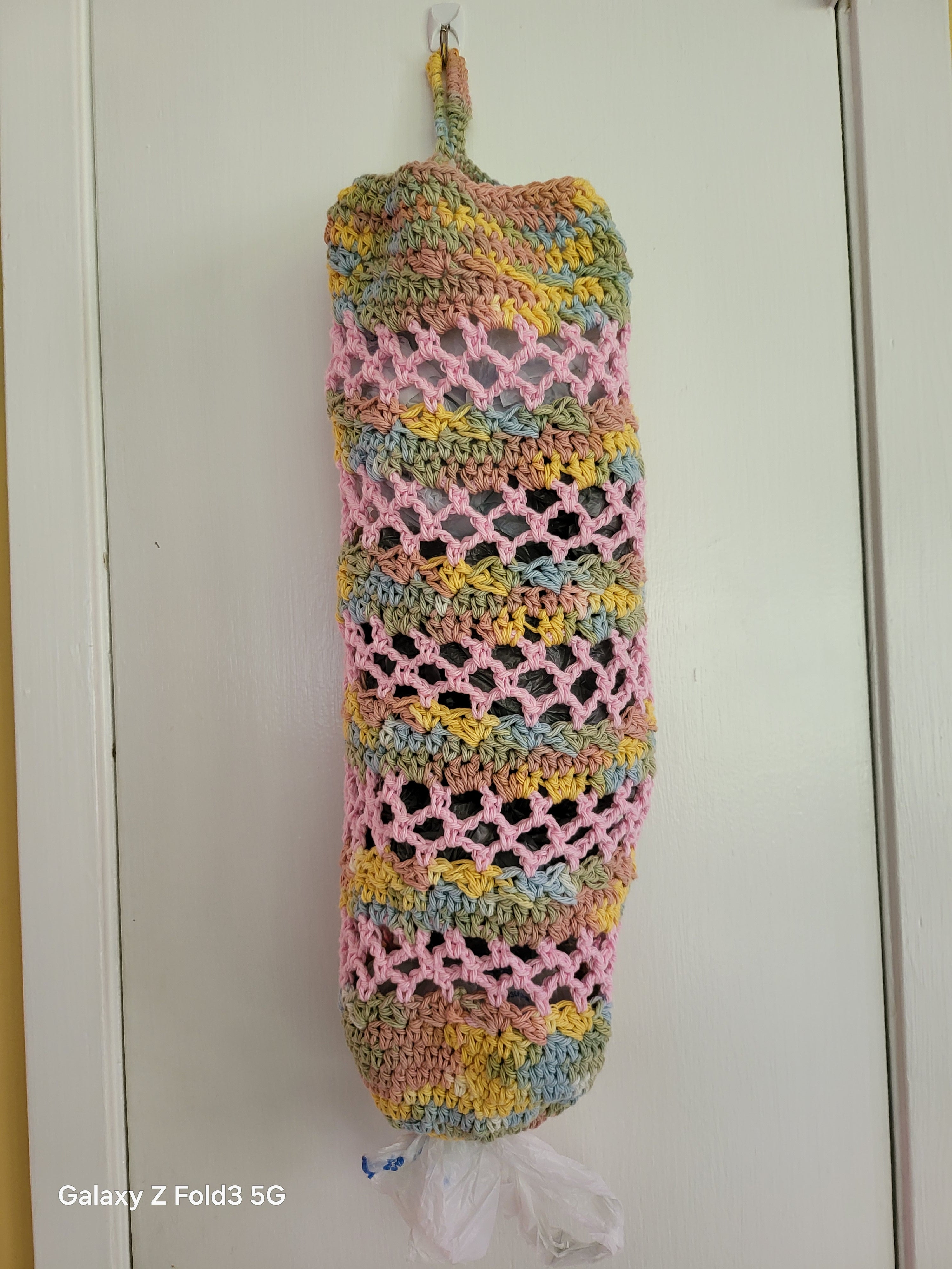 Crochet plastic bag holder