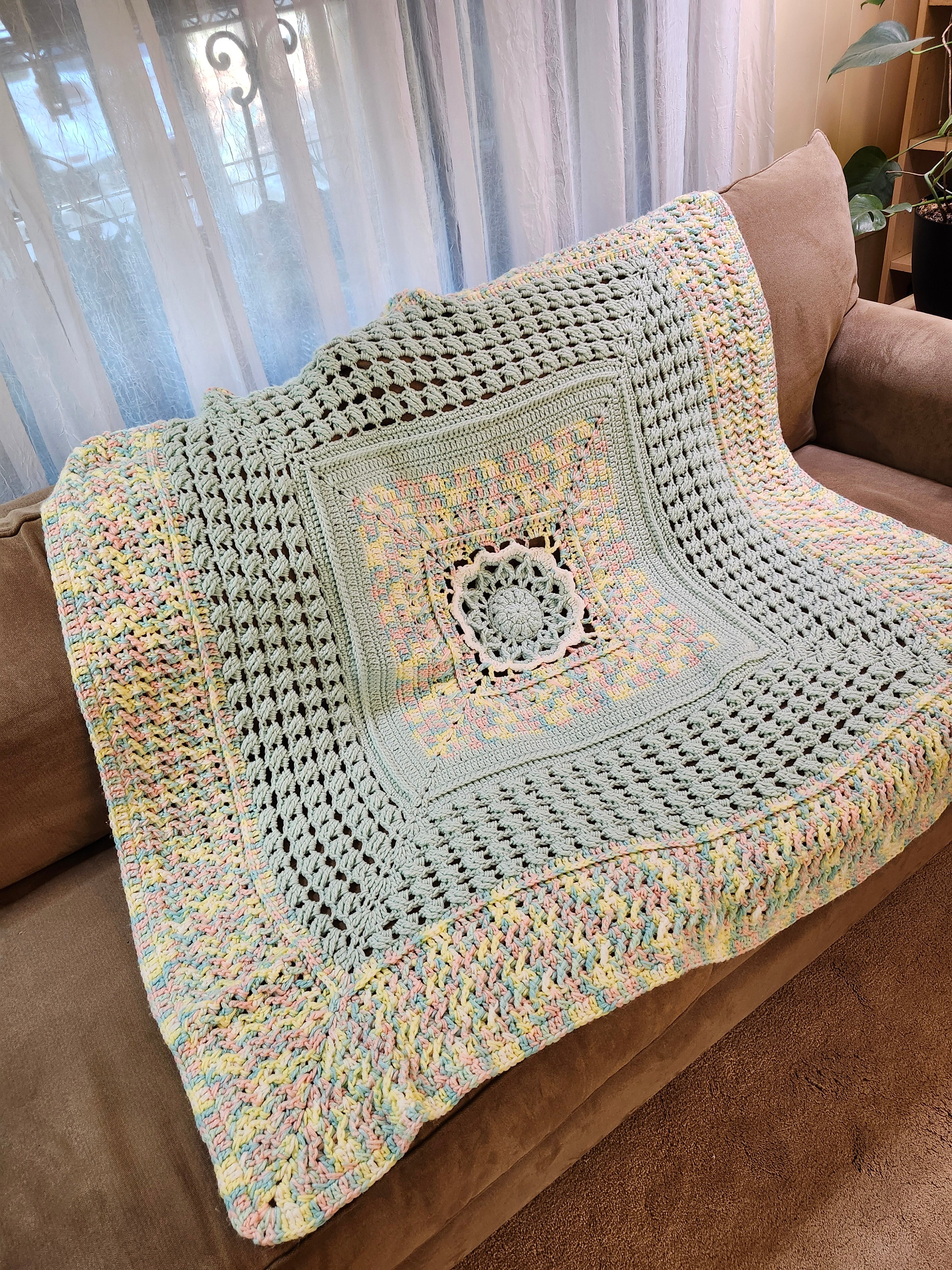 🌞 Sunburst Crochet Blanket – Handmade 49” Square | 70” Diagonal
