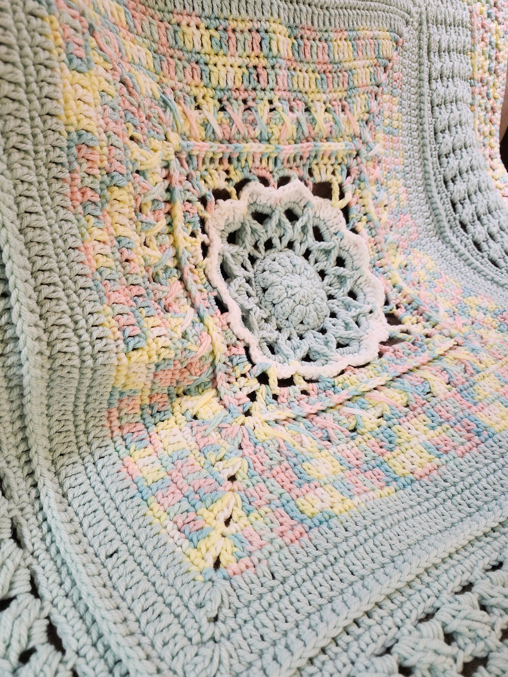 🌞 Sunburst Crochet Blanket – Handmade 49” Square | 70” Diagonal