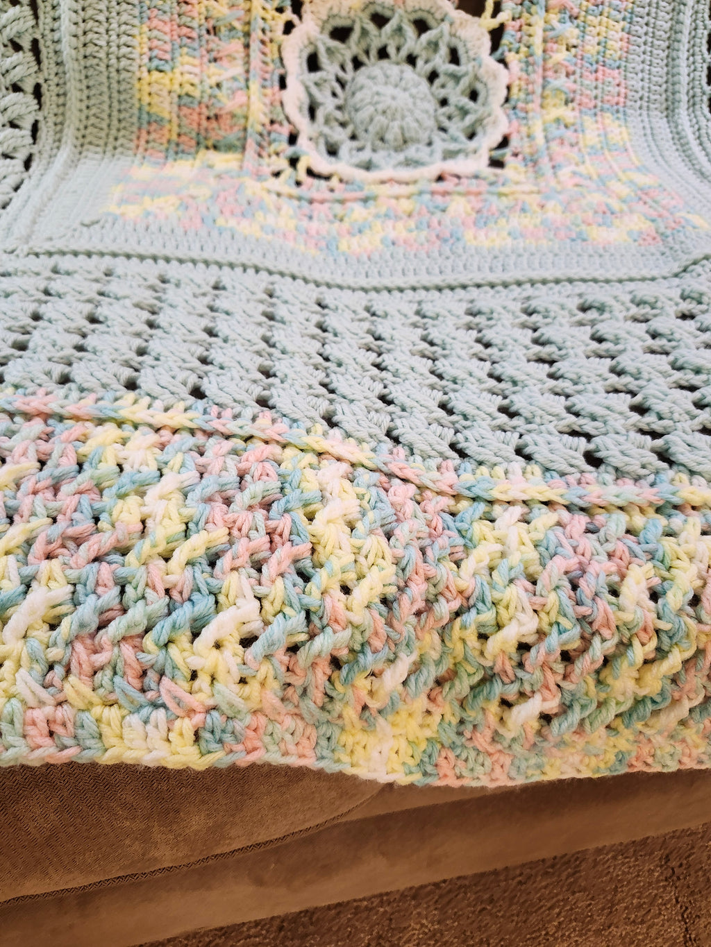 🌞 Sunburst Crochet Blanket – Handmade 49” Square | 70” Diagonal